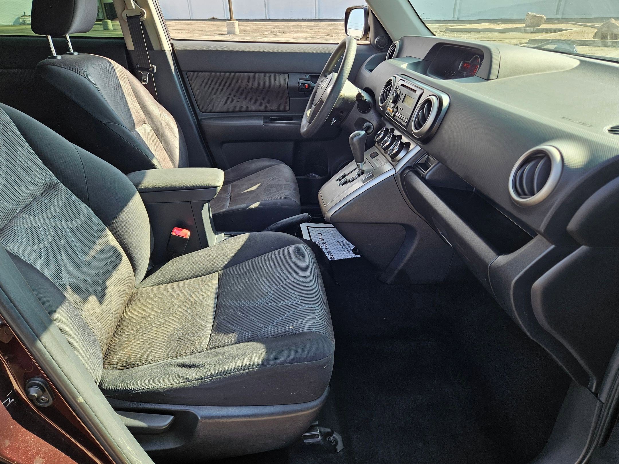 2013 Scion xB photo 17