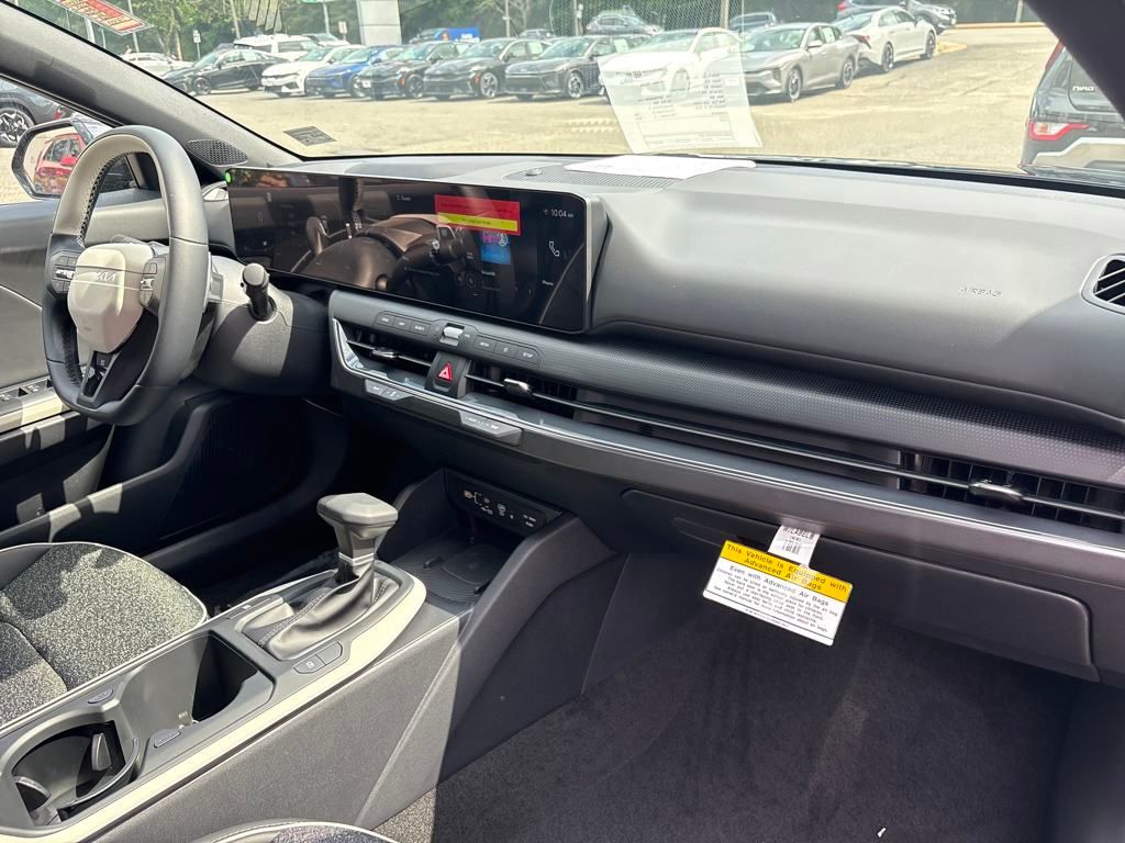 2025 Kia K4 GT-Line photo 30