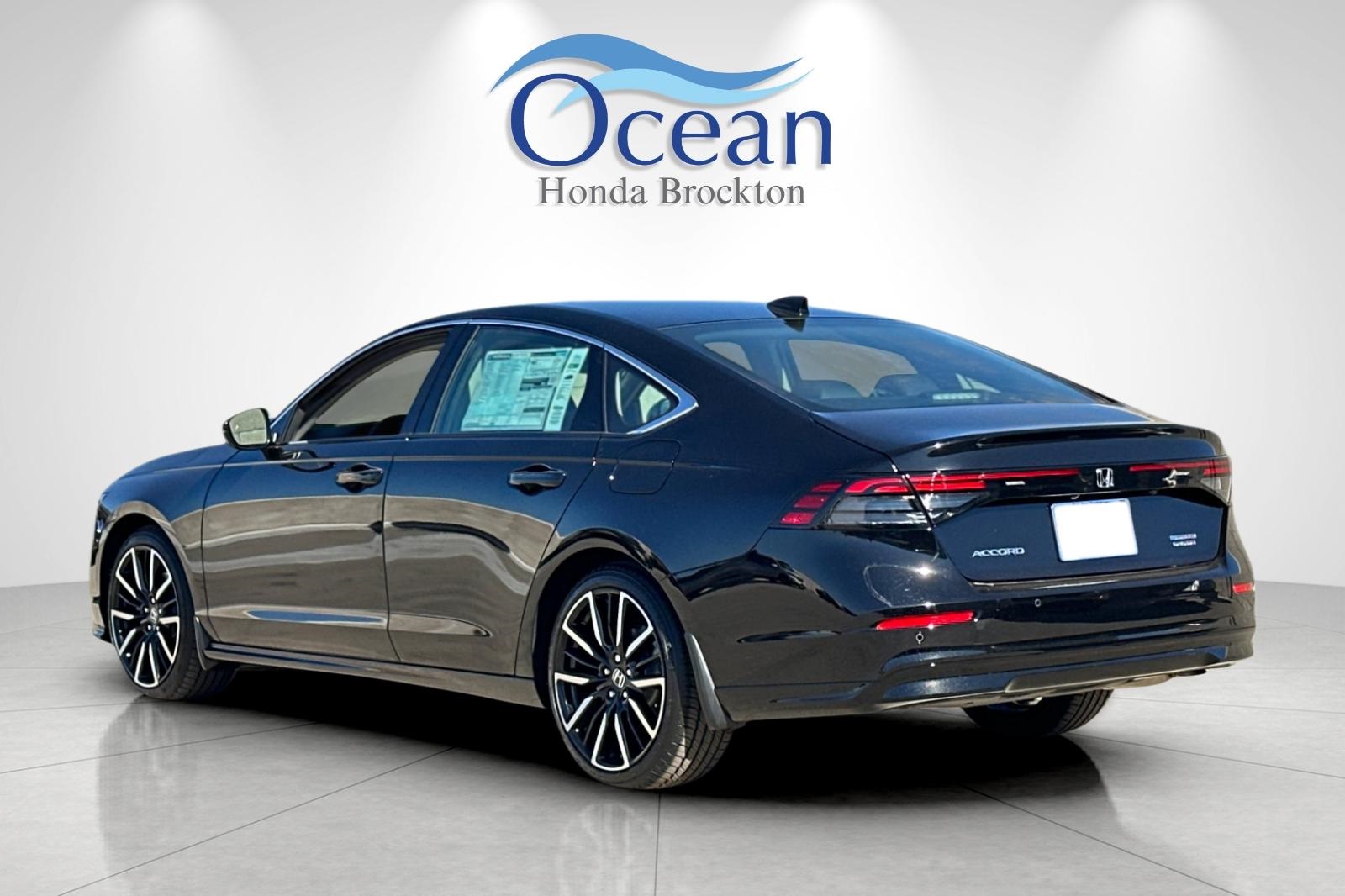 2025 Honda Accord Touring photo 3