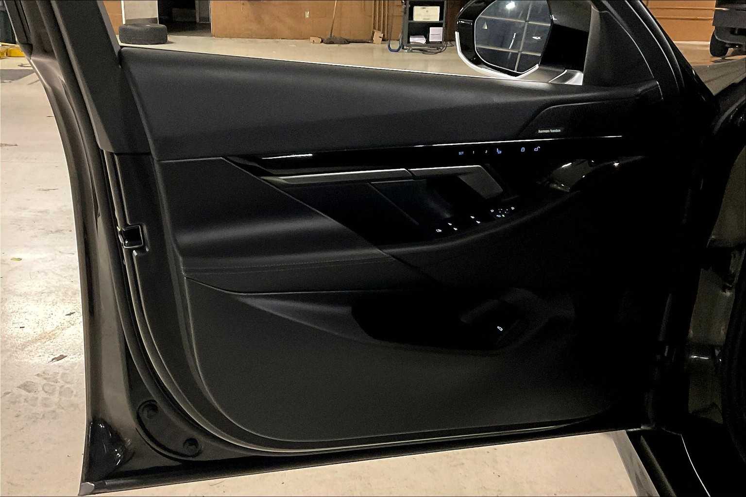 2025 Bmw 530i Sedan photo 18