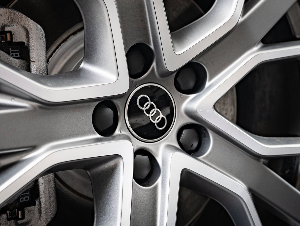 2025 Audi Q3 45 TFSI S line Premium Plus photo 8