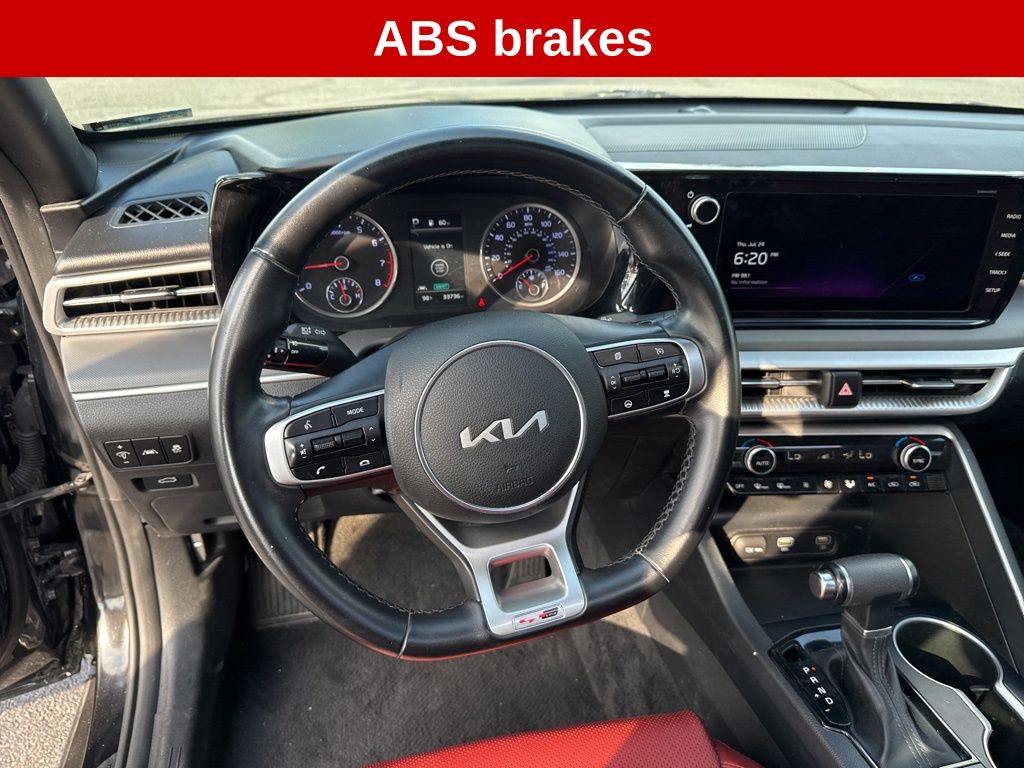2022 Kia K5 GT-Line photo 9