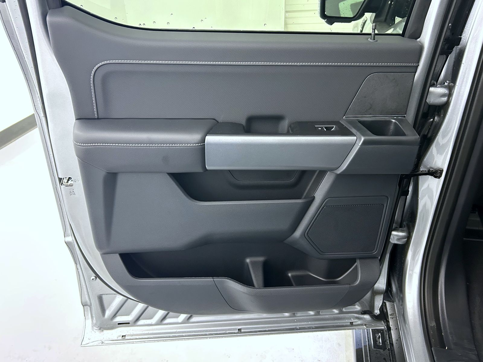 2025 Ford F-150 XLT photo 20