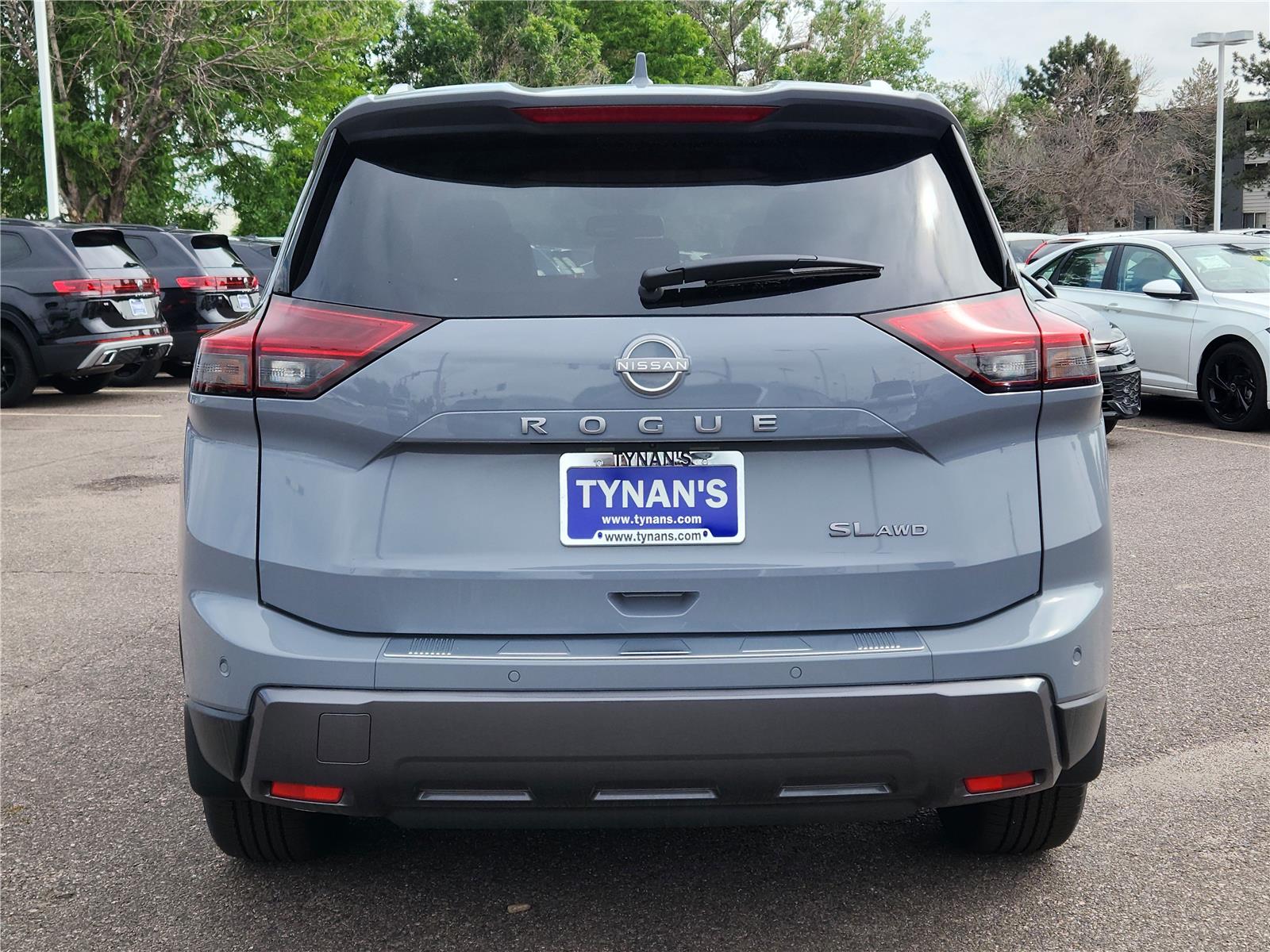 2025 Nissan Rogue SL photo 3