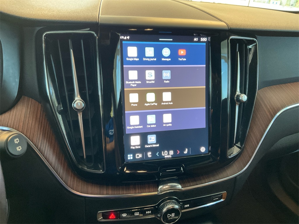 2024 Volvo XC60 B5 Plus photo 20