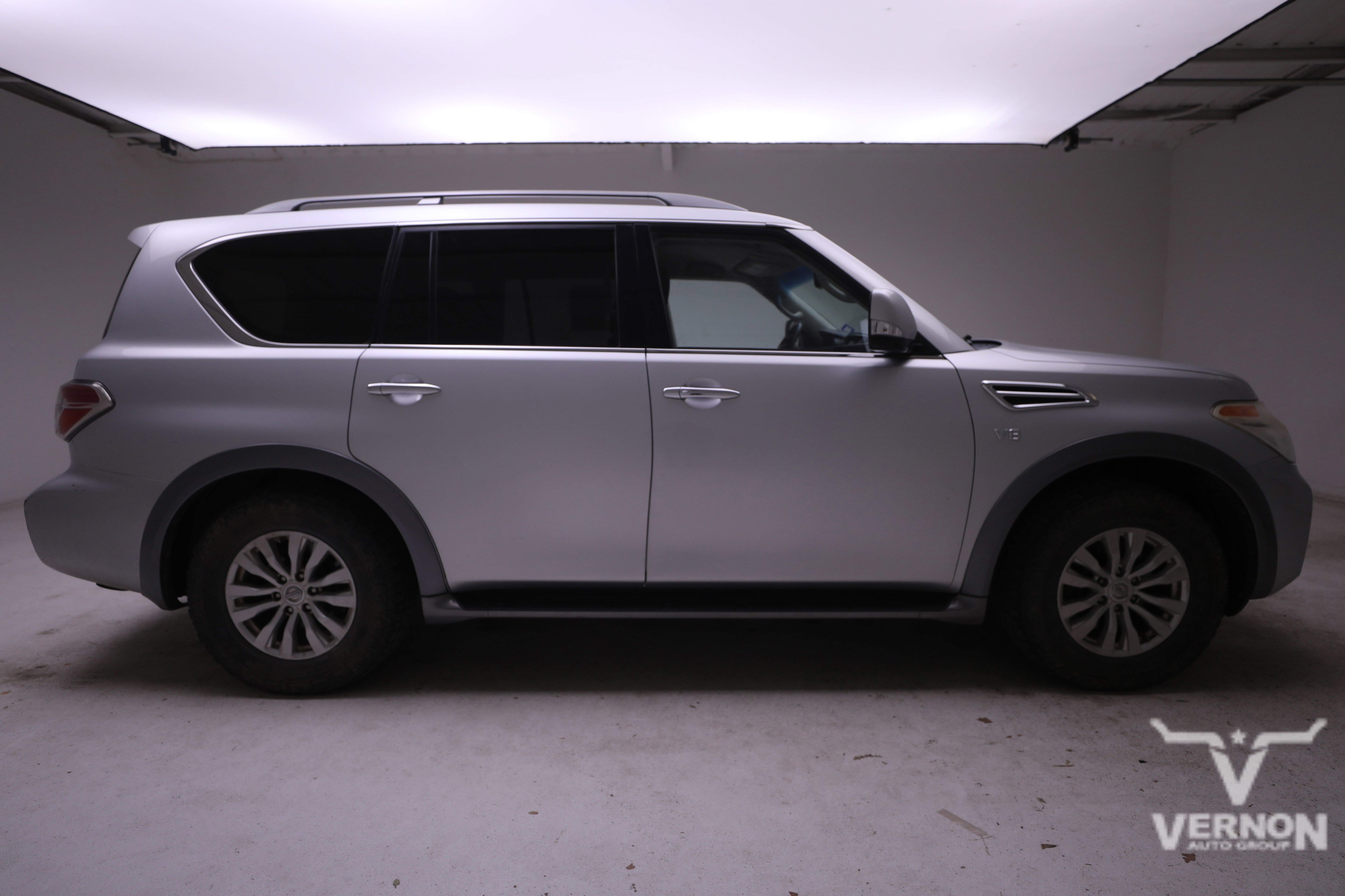 2017 Nissan Armada SV photo 4