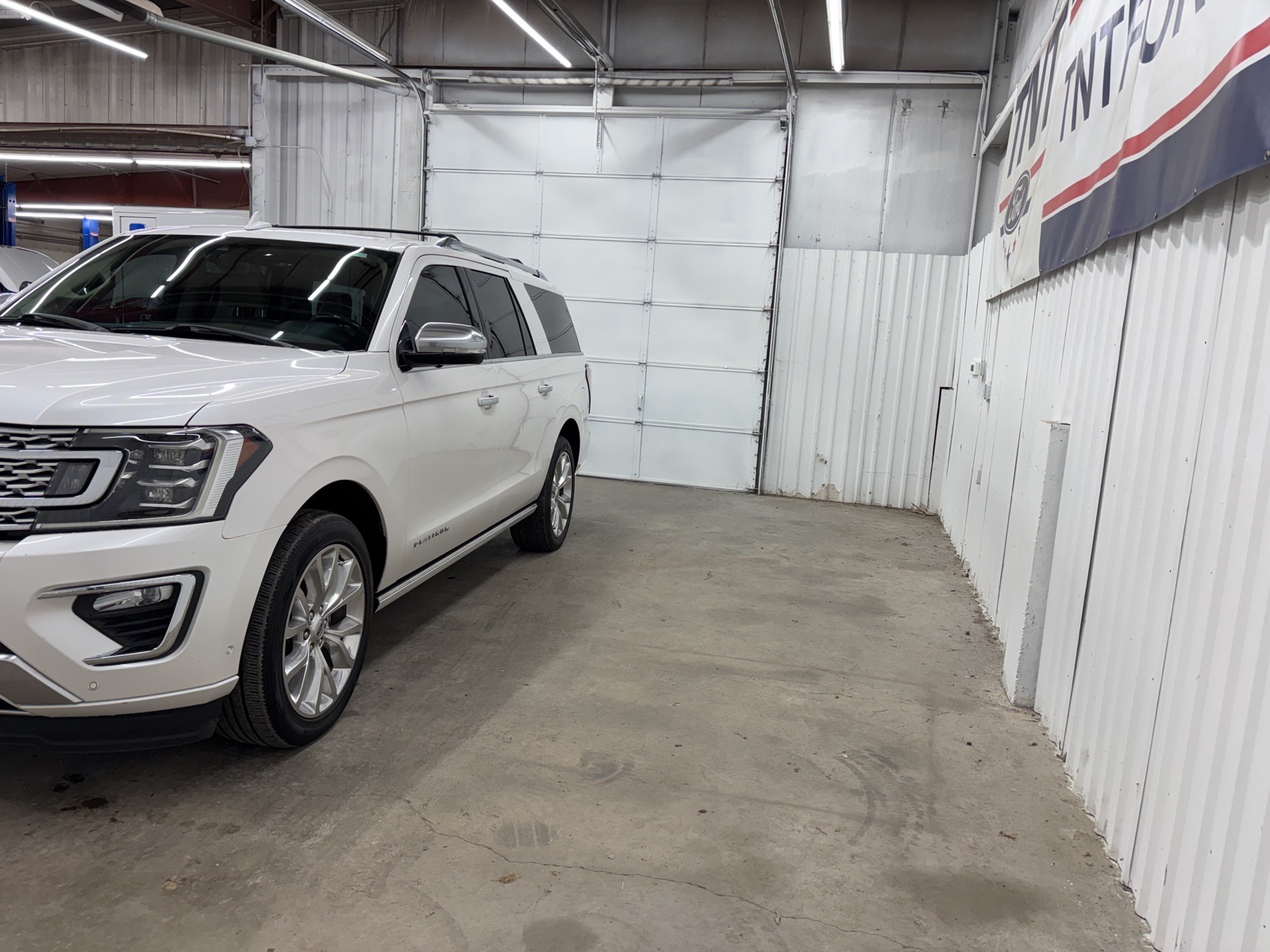 2019 Ford Expedition MAX Platinum photo 4