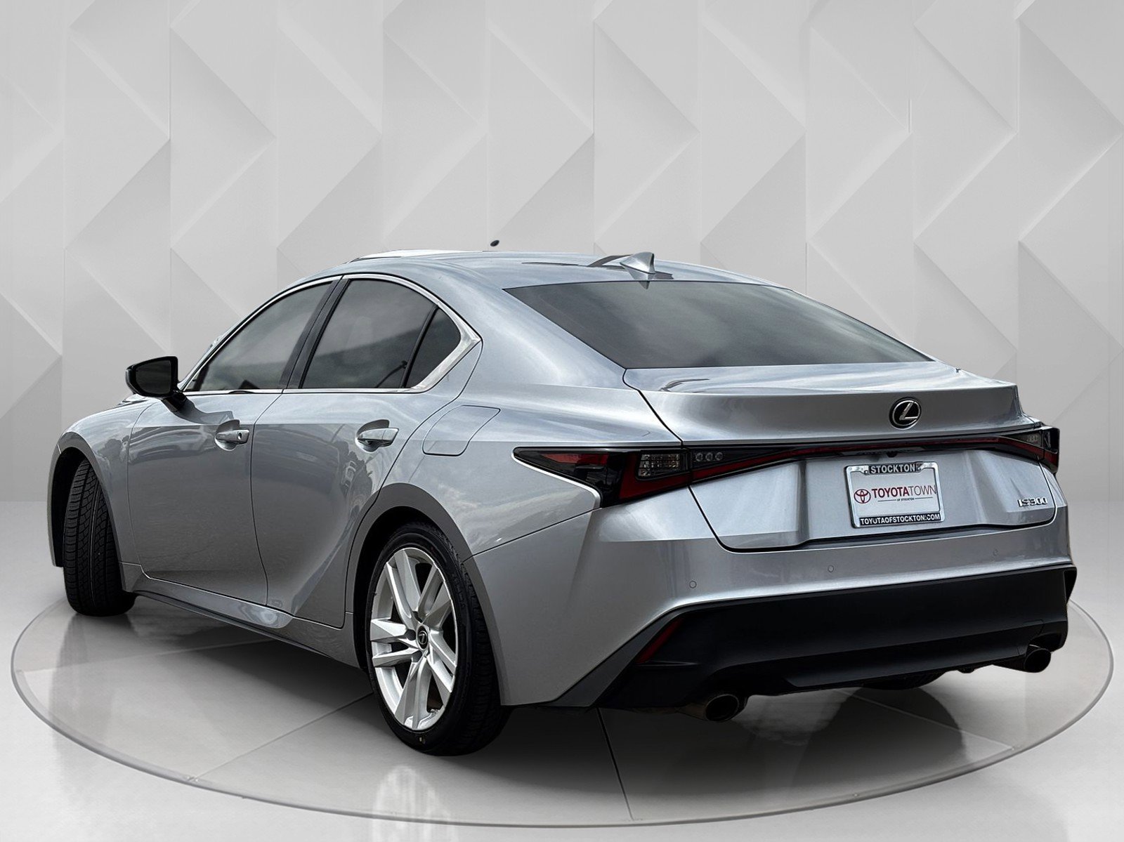 2021 Lexus IS 300 photo 3