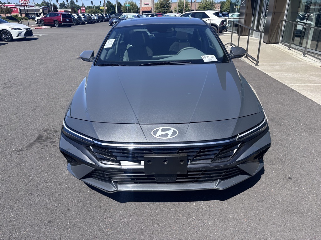2025 Hyundai Elantra SEL Convenience photo 3