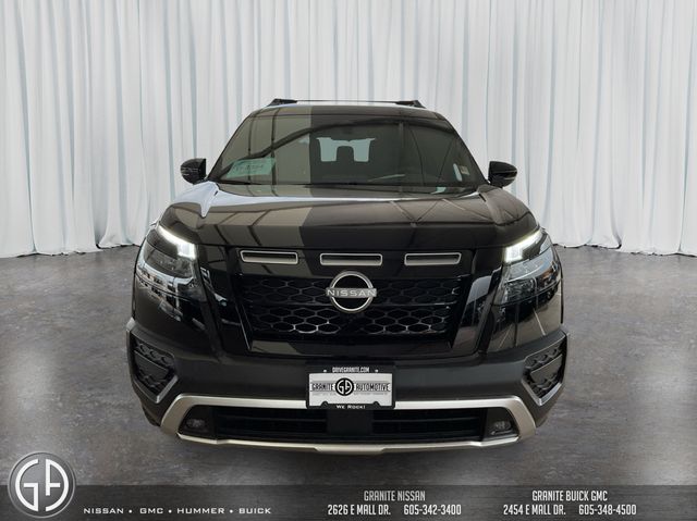2025 Nissan Pathfinder SV photo 2