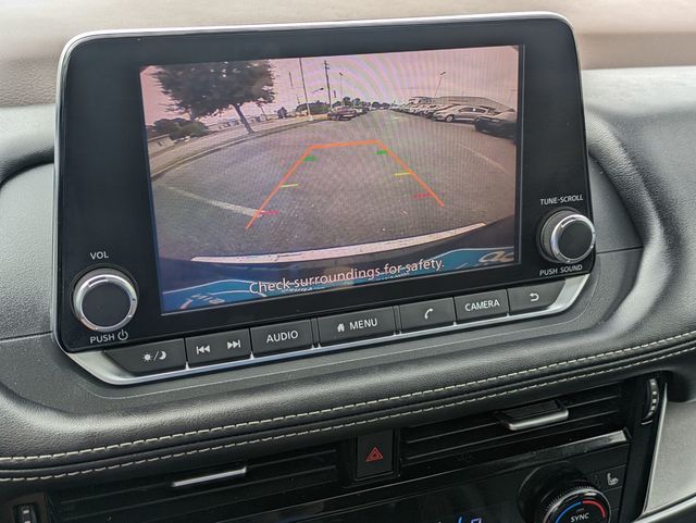 2022 Nissan Rogue SV photo 20
