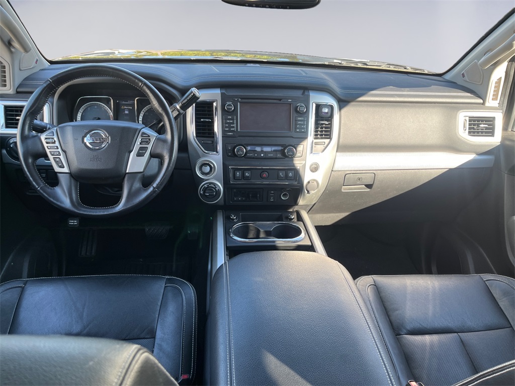 2018 Nissan Titan PRO-4X photo 12