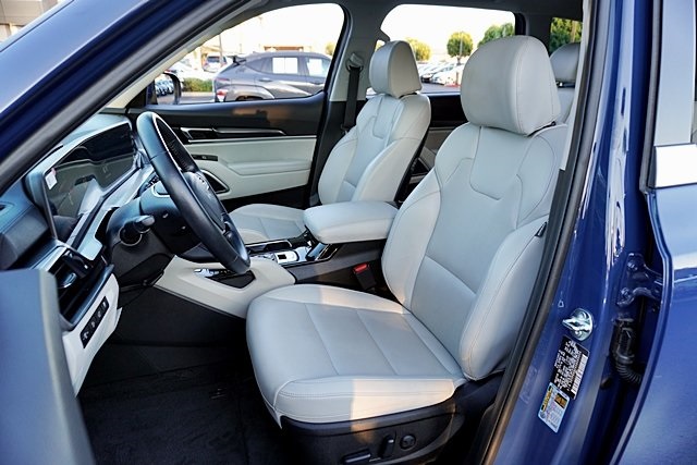2025 Kia Telluride S photo 14
