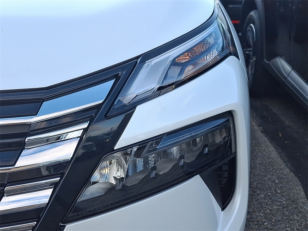 2026 Nissan Rogue SV photo 4