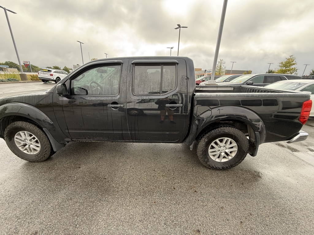 2017 Nissan Frontier SV photo 4