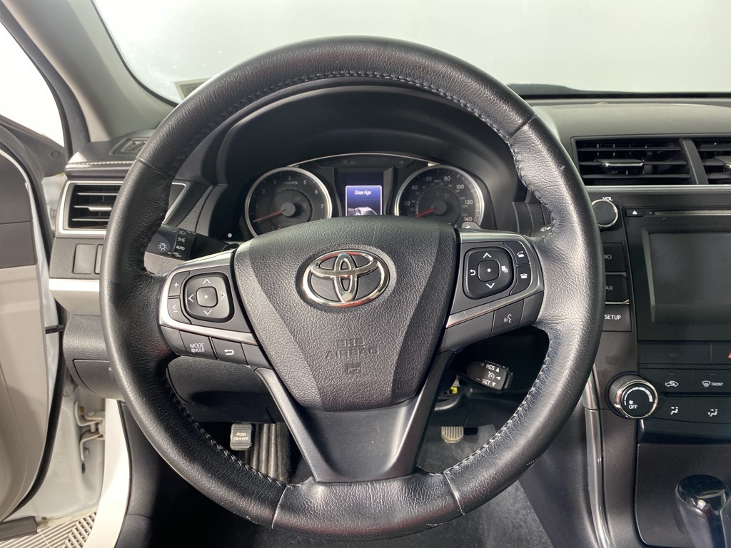 2015 Toyota Camry SE photo 8