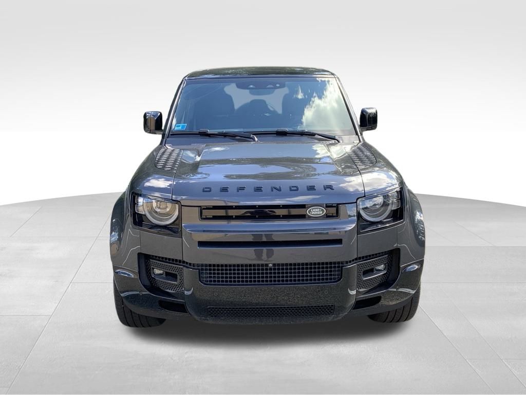 2024 Land Rover Defender 110 V8 photo 2