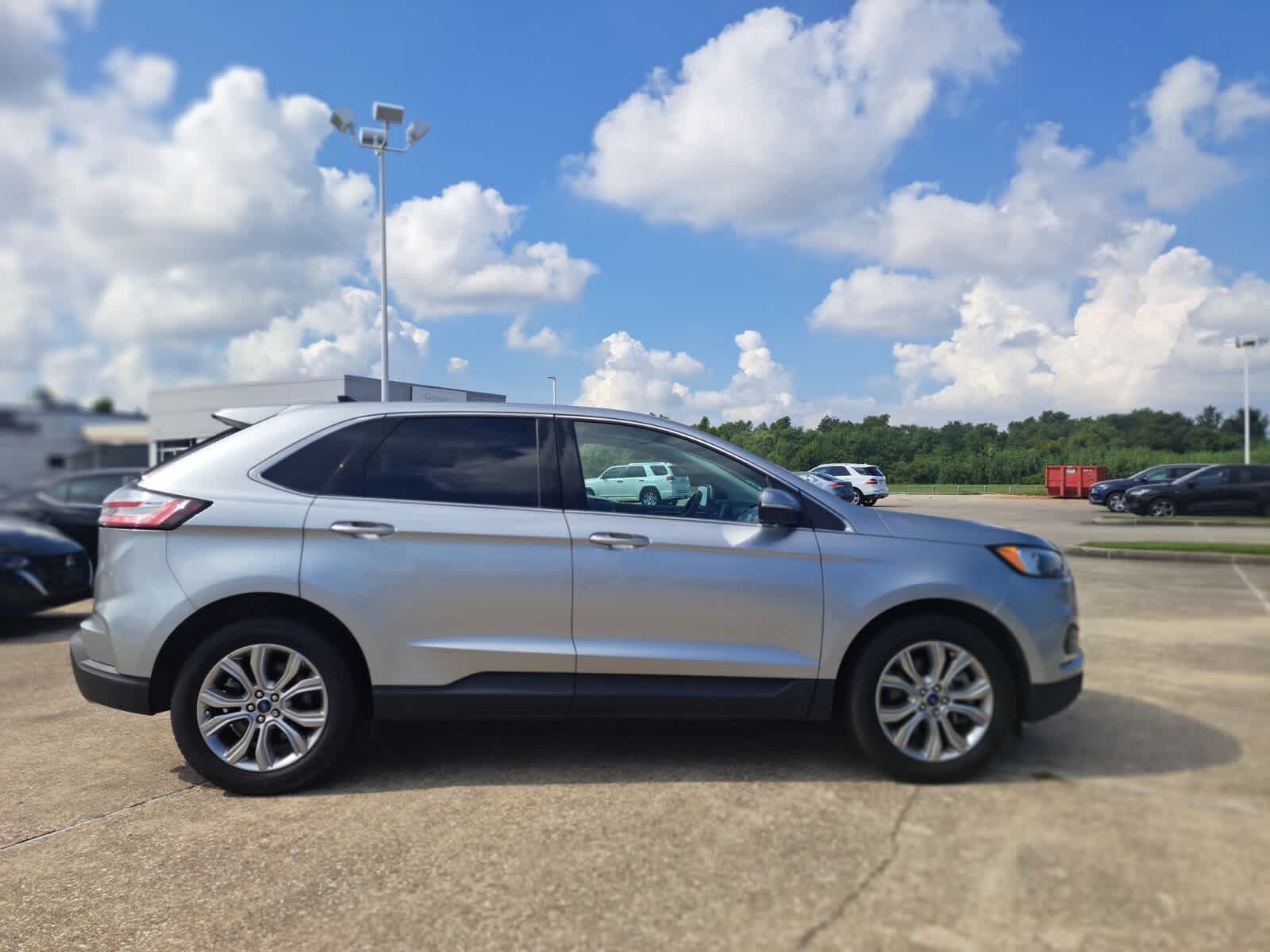 2022 Ford Edge Titanium photo 4