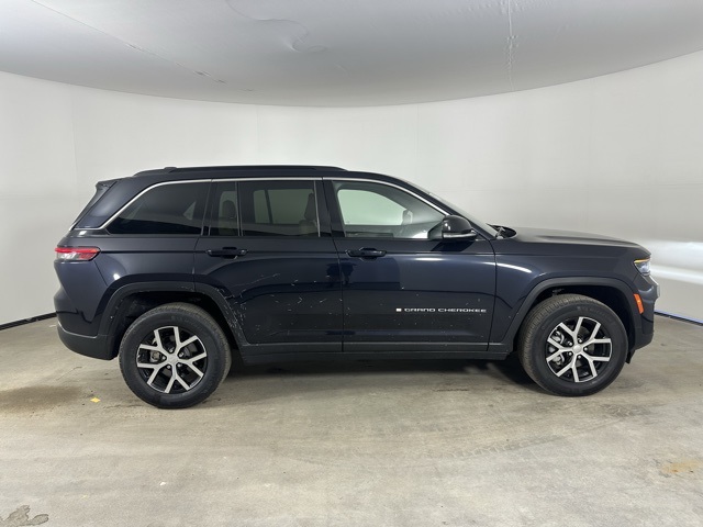 2024 Jeep Grand Cherokee Limited photo 6