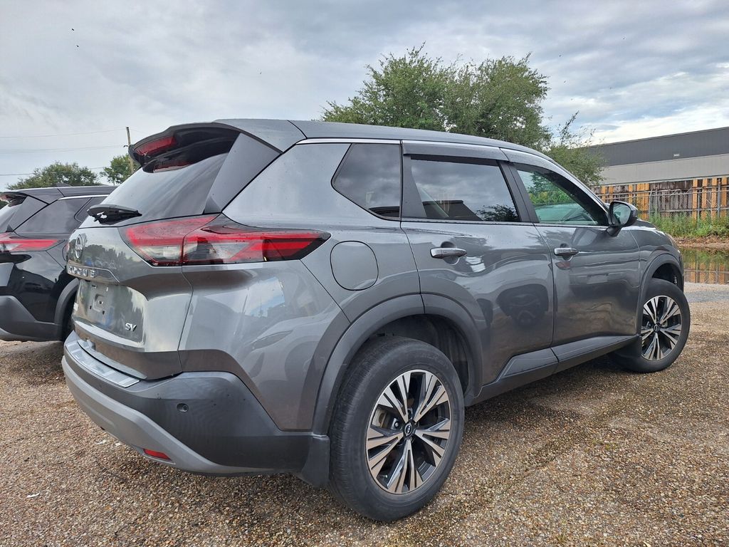 2023 Nissan Rogue SV photo 4