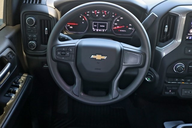 2025 Chevrolet Silverado 2500HD Custom photo 12