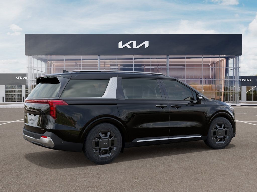 2025 Kia Carnival SX photo 3