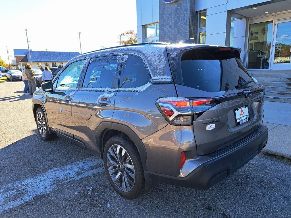 2025 Subaru Forester Touring photo 2