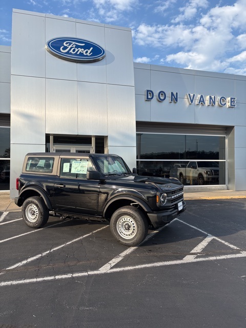2025 Ford Bronco 2-Door Base's photo