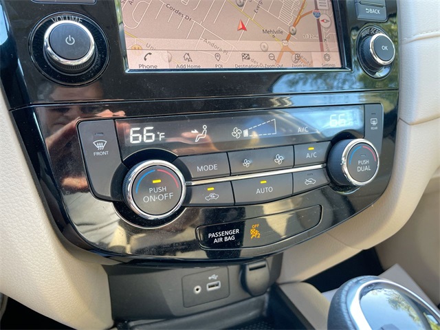 2018 Nissan Rogue SV photo 26