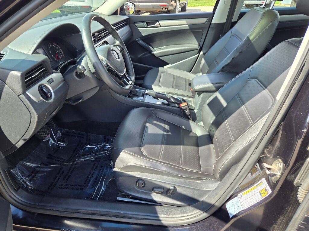 2021 Volkswagen Passat 2.0T SE photo 15