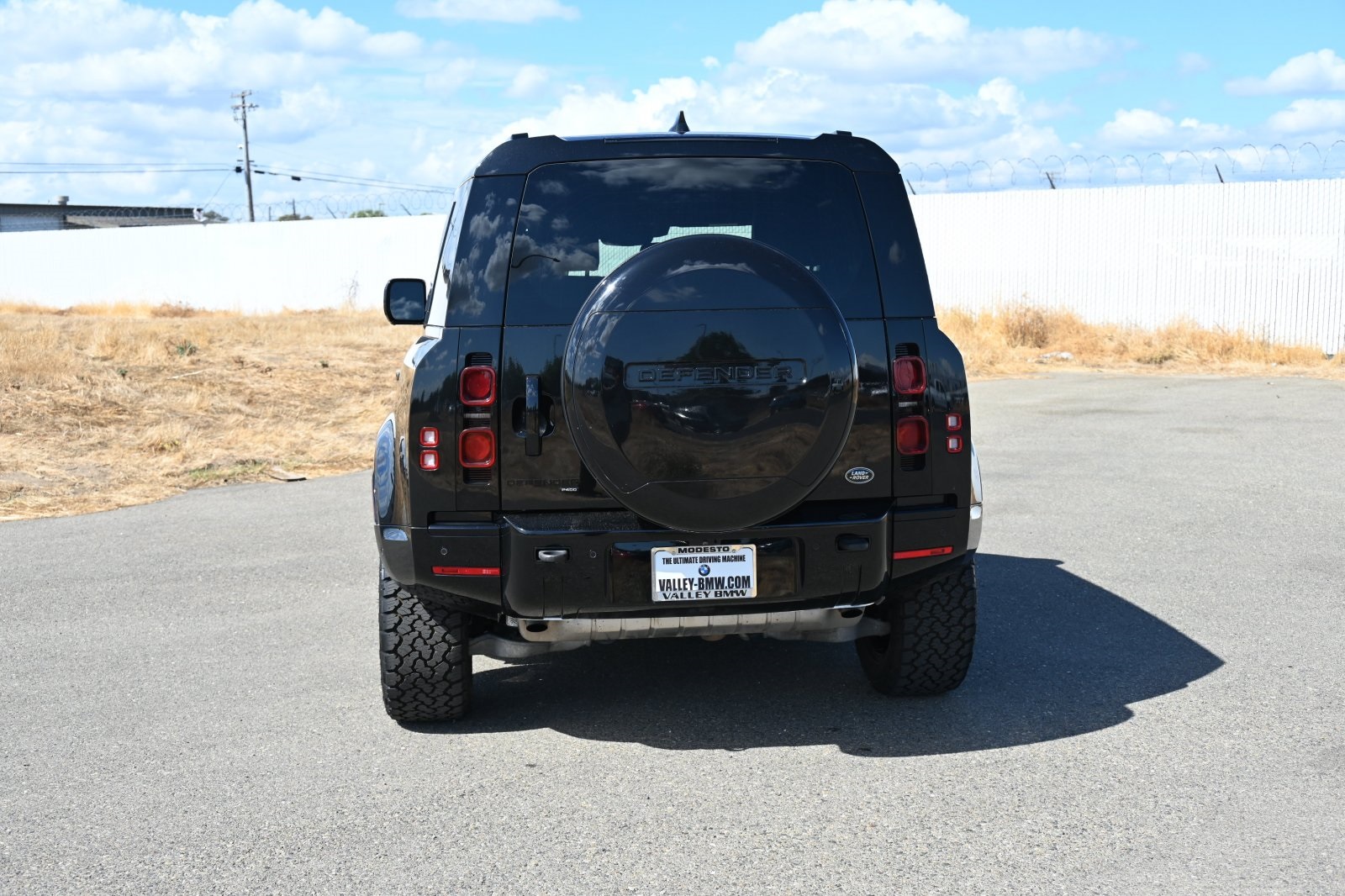 2022 Land Rover Defender 90 X-Dynamic HSE photo 4