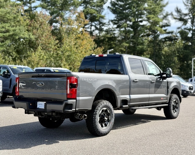 2026 Ford F-350 Lariat photo 3