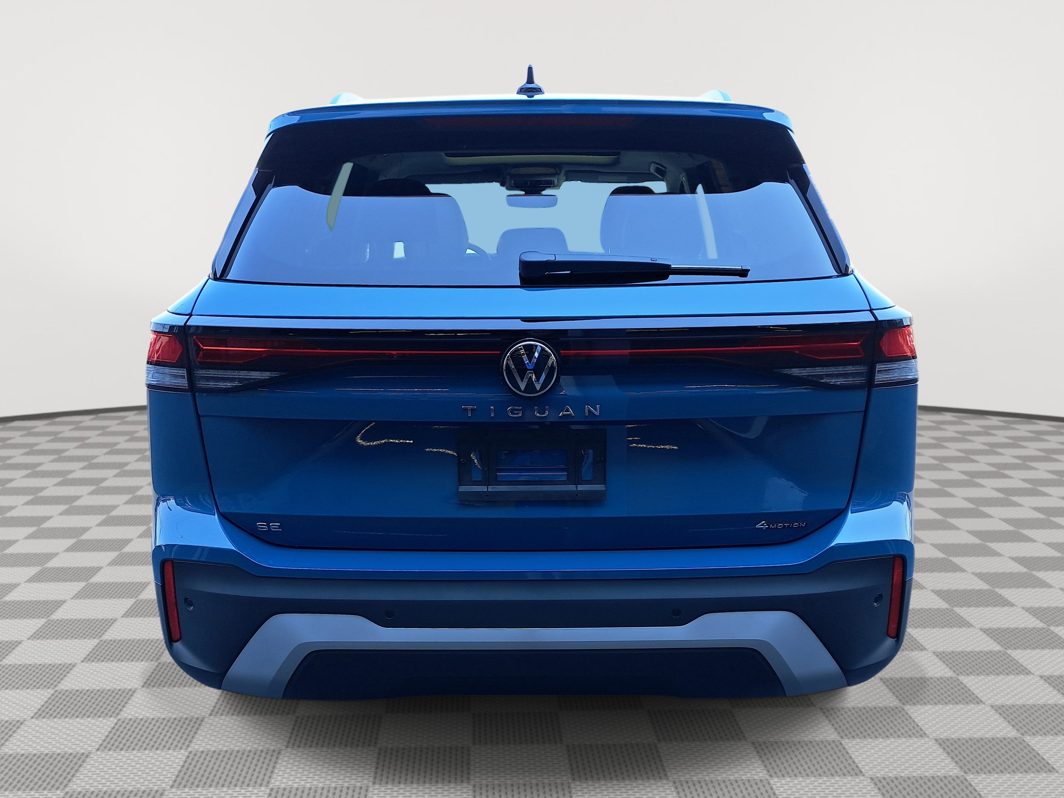 2025 Volkswagen Tiguan SE photo 2