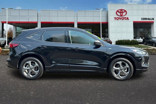 2023 Ford Escape ST-Line photo 3