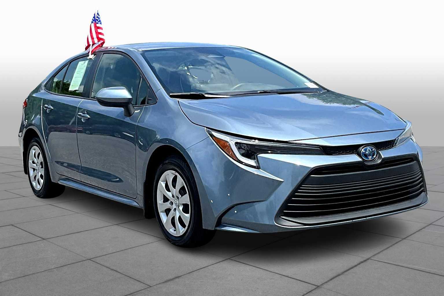 2023 Toyota Corolla Hybrid LE photo 2
