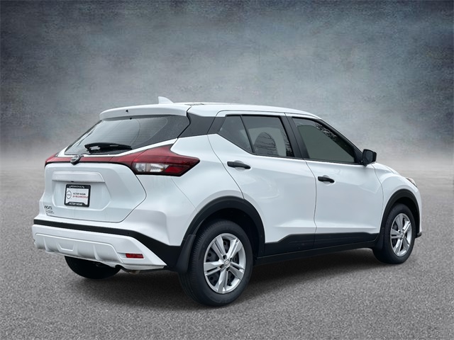 2025 Nissan Kicks Play S photo 2