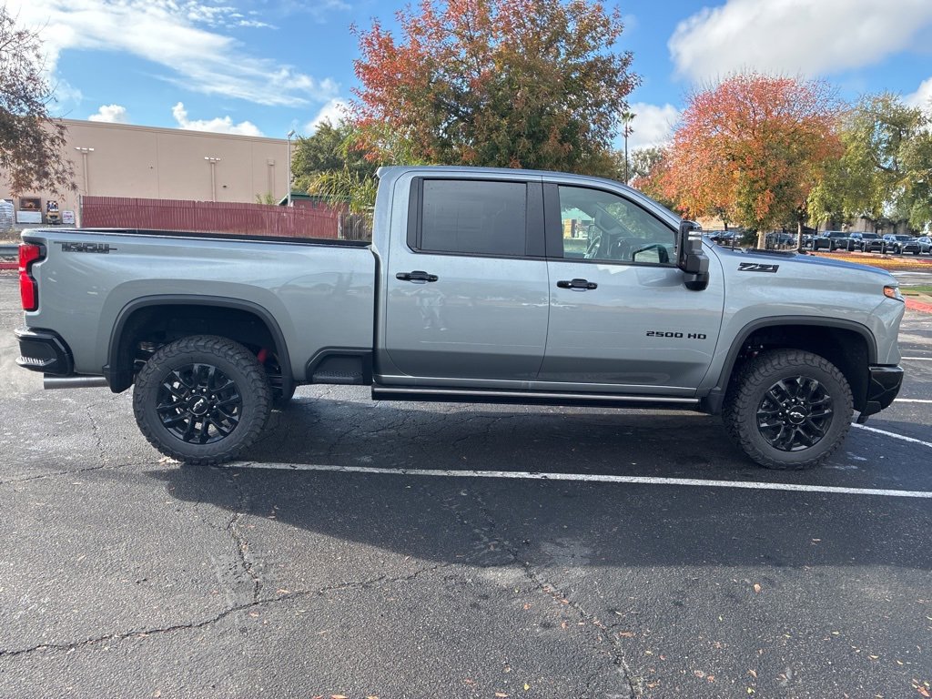 2026 Chevrolet Silverado 2500HD LTZ photo 2