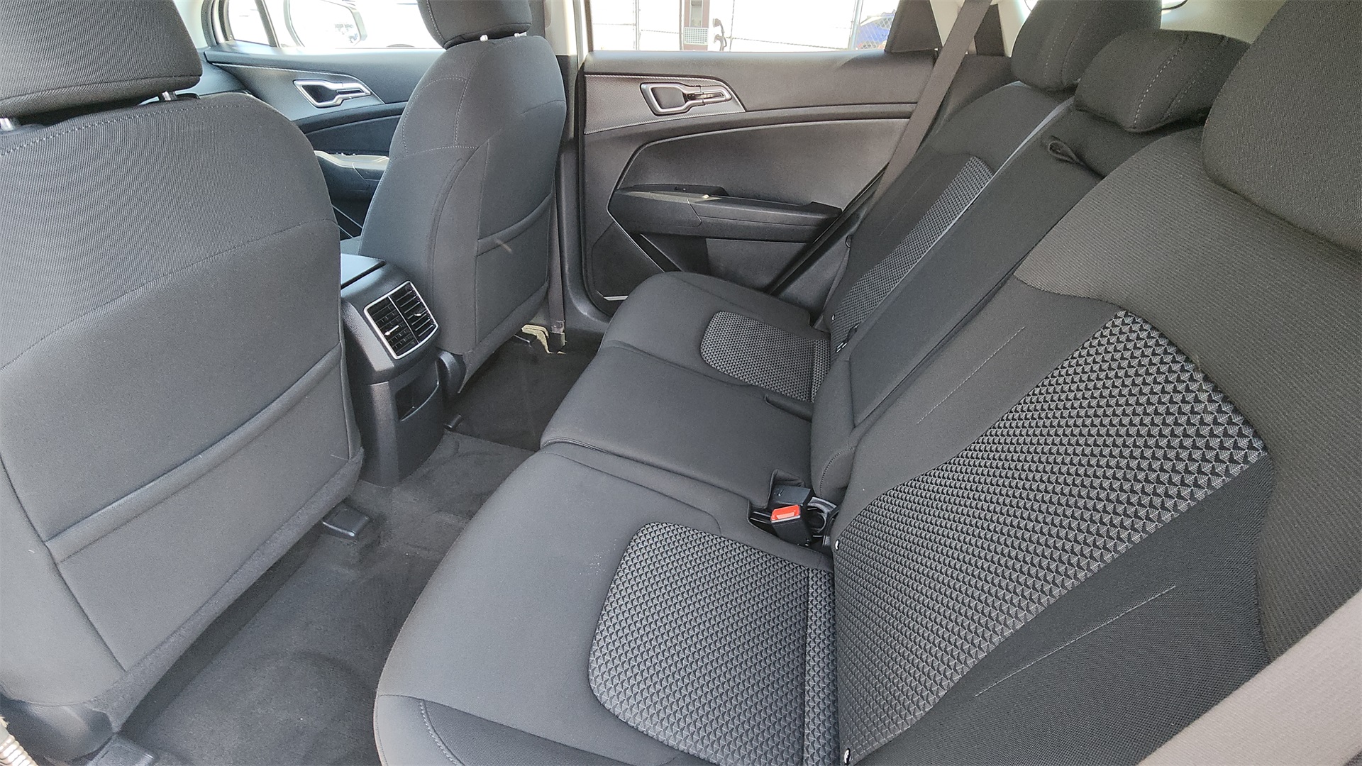 2024 Kia Sportage LX photo 19