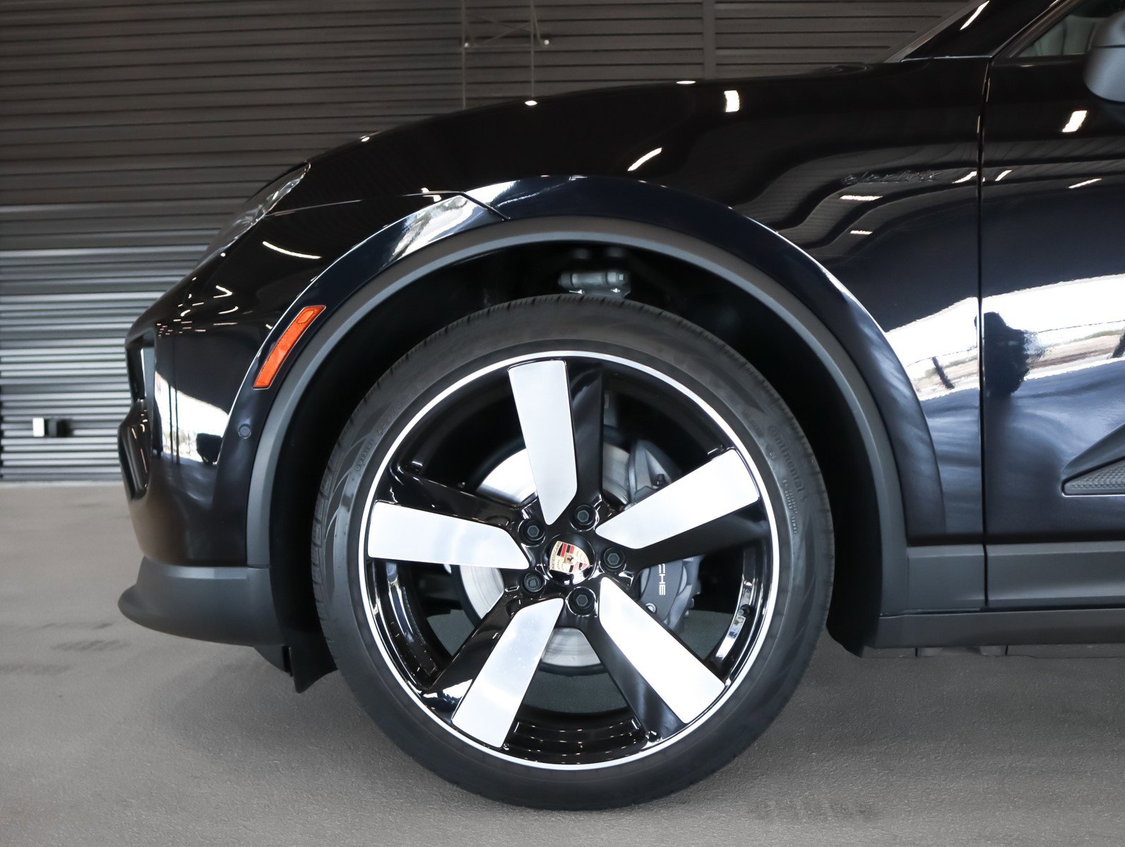 2025 Porsche Macan Electric photo 13