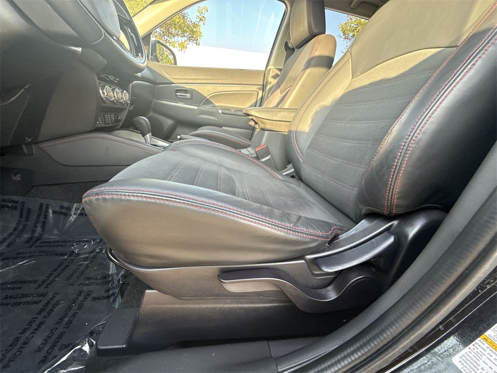 2022 Mitsubishi Outlander Sport SE photo 10