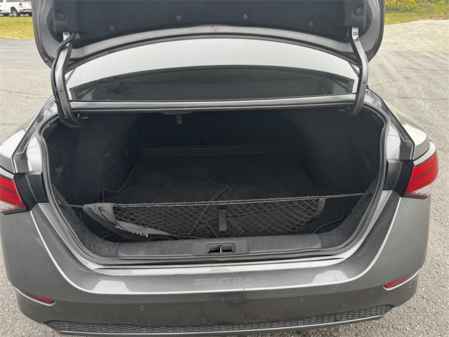 2022 Nissan Sentra S photo 17