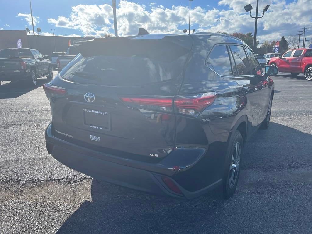 2022 Toyota Highlander XLE photo 6