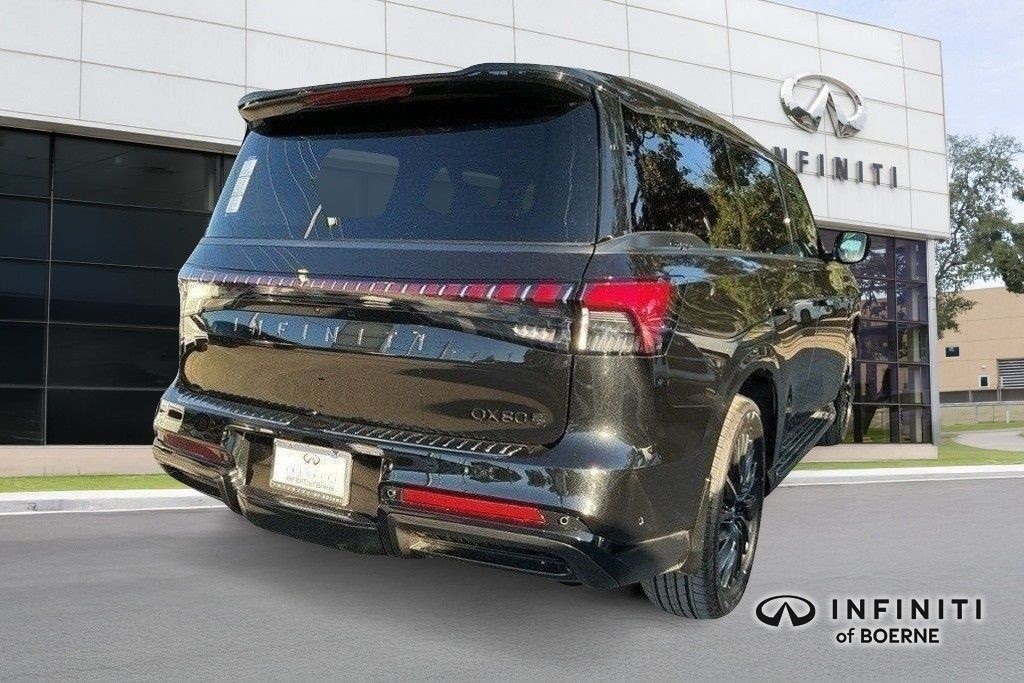 2026 Infiniti QX80 photo 3
