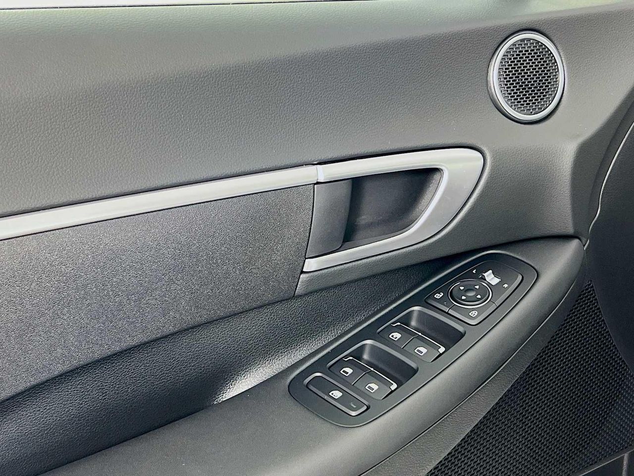 2025 Hyundai Sonata SE photo 12
