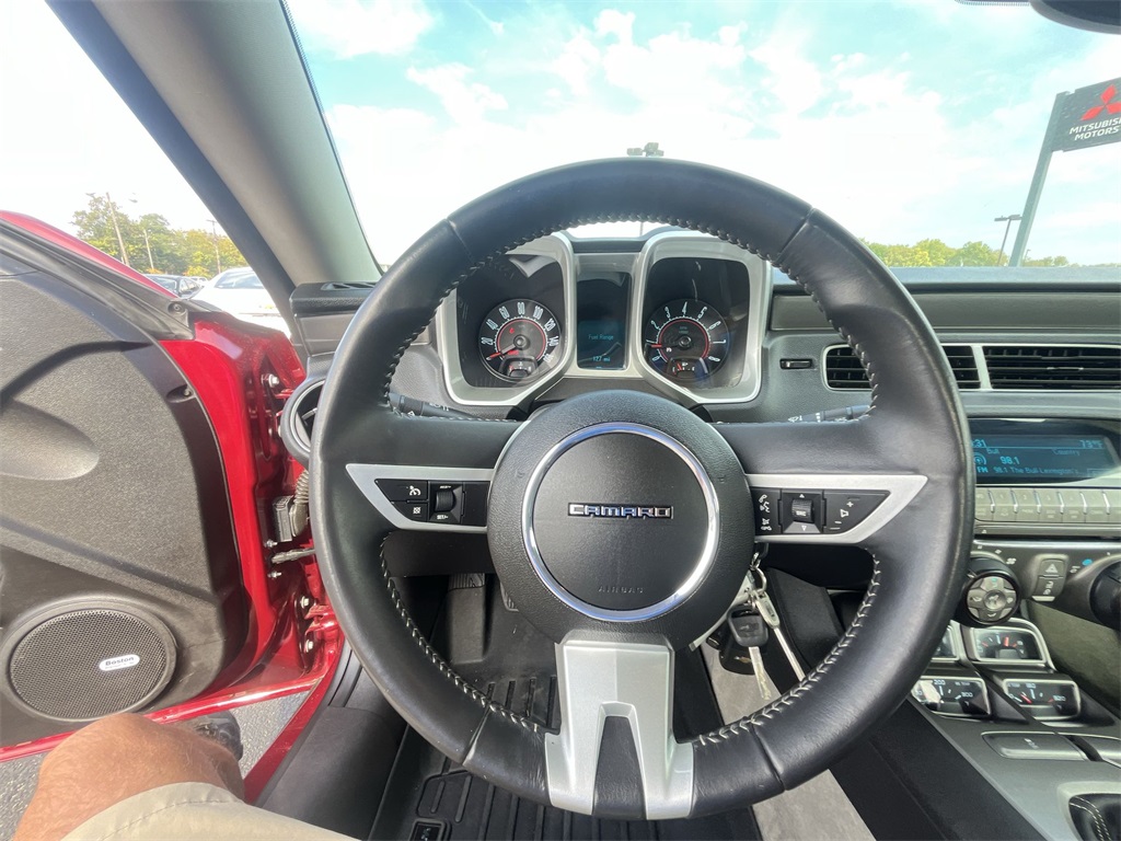 2010 Chevrolet Camaro 2LT photo 14