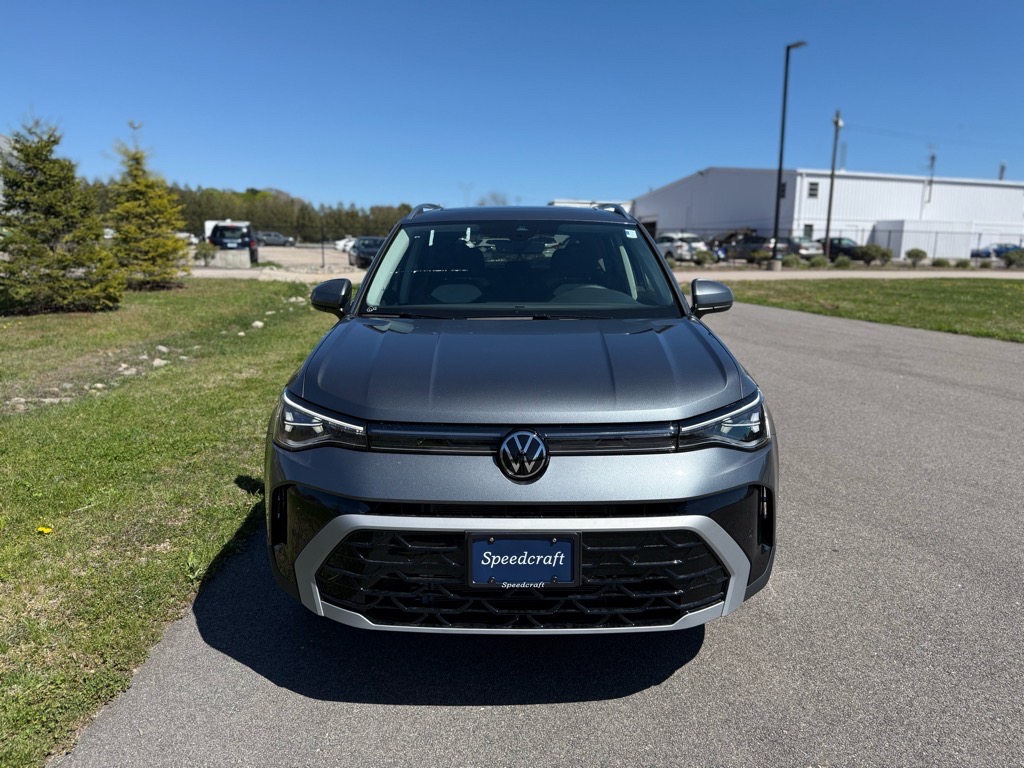 2025 Volkswagen Taos SEL photo 2