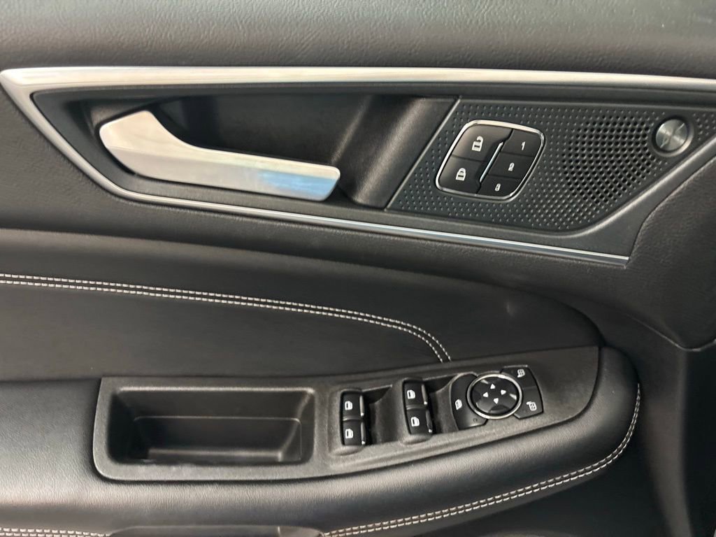2024 Ford Edge Titanium photo 7