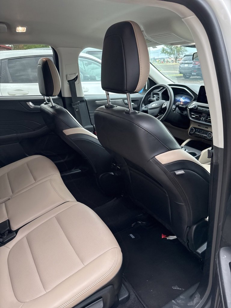 2021 Ford Escape Titanium Hybrid photo 11