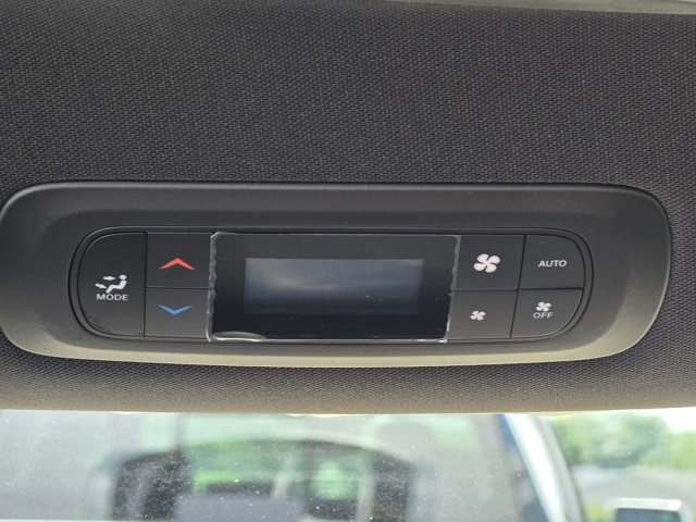 2026 Chrysler Pacifica photo 21