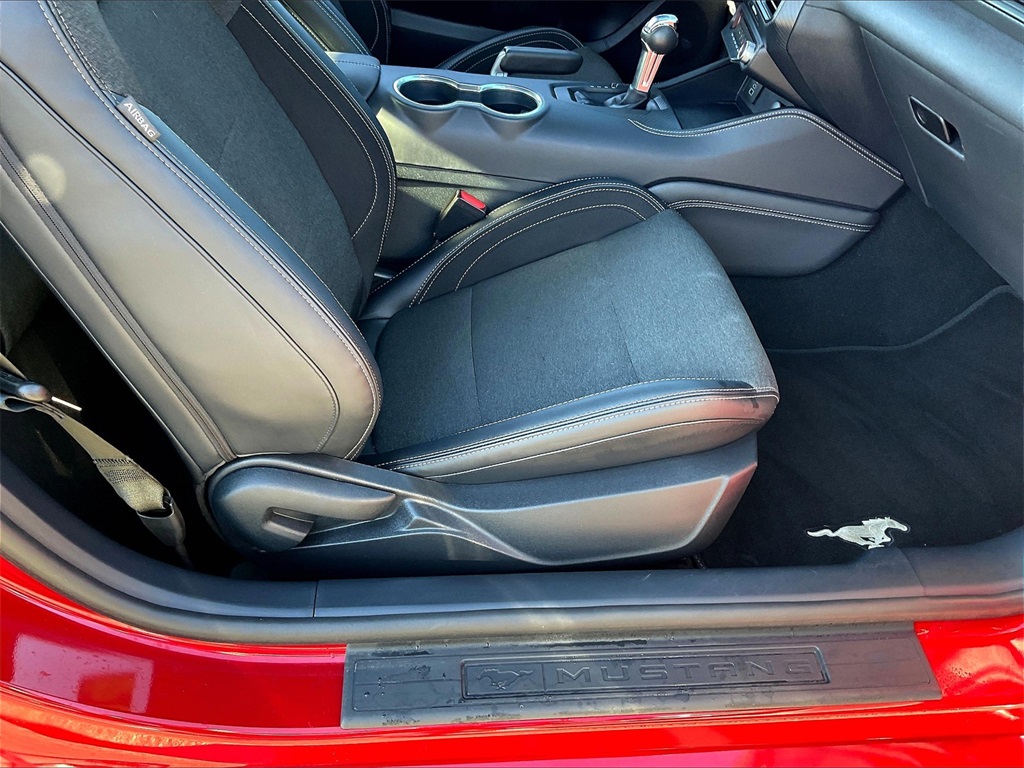 2024 Ford Mustang EcoBoost photo 31